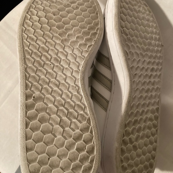 Adidas 7.5 US white with silver 3 stripes - Picture 3 of 5